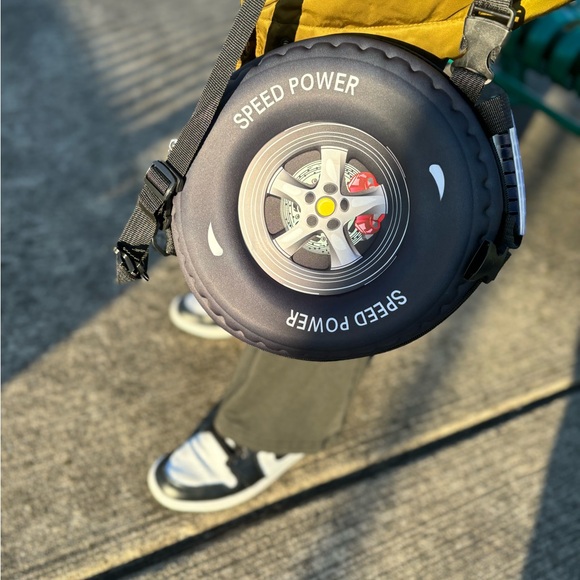 Tire Handbag - Picture 3 of 5